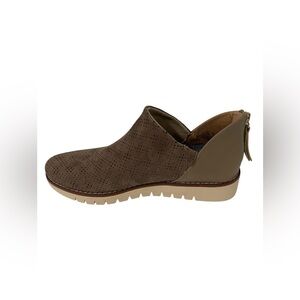 Dr. Scholl’s Women’s Taupe/Mushroom Faux Suede Perforated Booties, 7.5M NEW